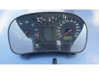 Přístrojová deska Volkswagen Golf IV 2000 1J0919881B