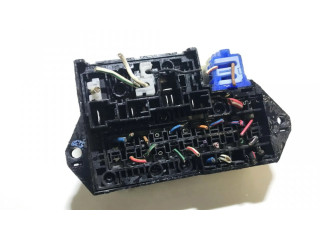 Блок предохранителей     Nissan Prairie    