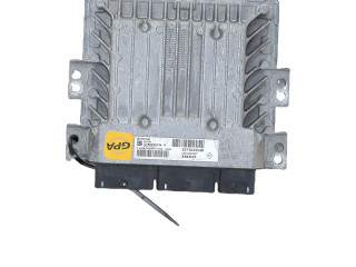 Блок управления двигателя 237106972R, M0-0705A Dacia Duster