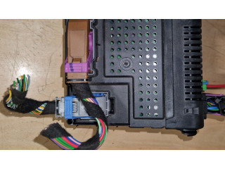 Блок предохранителей 30765149 Volvo S60