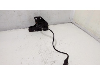 Замок капота двигателя