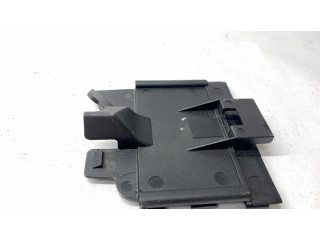 Крышка блока предохранителей 5Q0927165F Audi Q3 F3