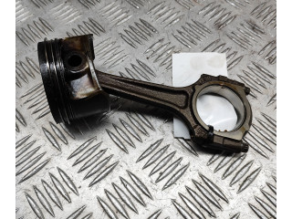 Píst 55571102 Opel Astra J A 14 XER