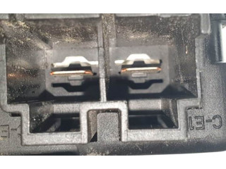 Pojistková skříňka 690661805, 690661901 BMW 5 E39 2006