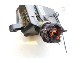 Блок предохранителей  2061288568   Skoda Octavia Mk2 (1Z)    