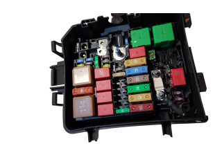 Блок предохранителей 9824510780, 9826717980 Peugeot 2008 II