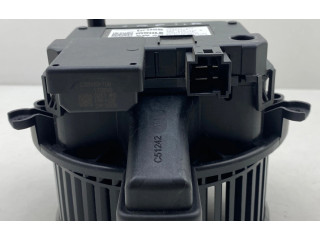 Вентилятор печки 4M1820021B Audi Q5 SQ5