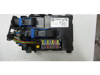 Блок предохранителей 13396577   Opel Meriva B    