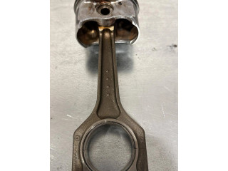 Píst 11247589539, 11257560669 BMW 1 E81 E87 pro benzínový motor 1.6 N45B16