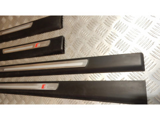 Отделка переднего порога (внутренняя)