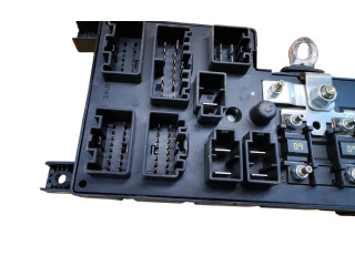 Блок предохранителей 8637841, 518717004 Volvo S60