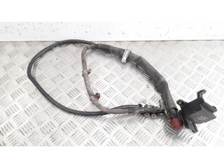 Плюсовый провод (аккумулятора)