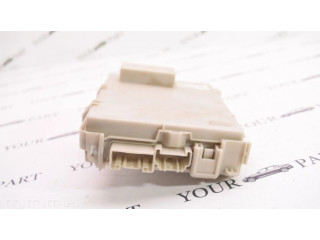   Pojistková skříňka 8267030230   Lexus GS 300 350 430 450H 2005