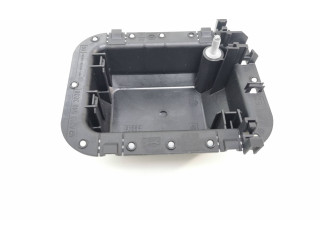 Блок предохранителей  A2135403038, 2043050017   Mercedes-Benz EQC    