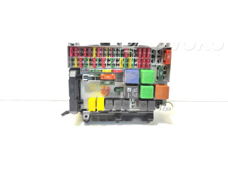   Pojistková skříňka 90504534   Opel Vectra B 1998