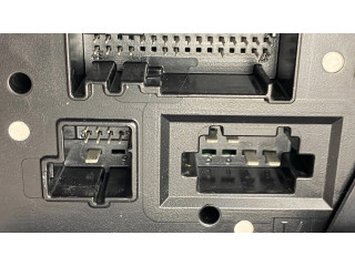 Pojistková skříňka A2049005201 Mercedes-Benz C W204 2009