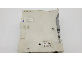 Блок предохранителей 8273053022   Lexus IS 220D-250-350    