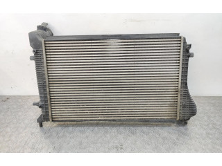 Интеркулер  1K0145803H, 0281002399   Volkswagen Caddy 