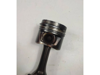  Поршень с шатуном  038J  Volkswagen PASSAT B6  