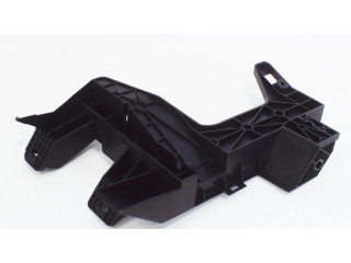 Передний держатель бампера