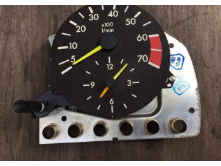 Přístrojová deska Mercedes-Benz E W124 1991