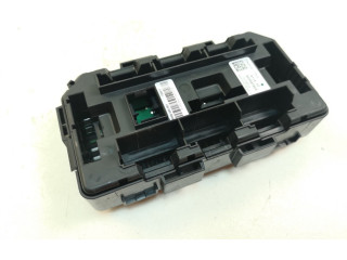 Pojistková skříňka 922487904 BMW 1 F20 F21 2012