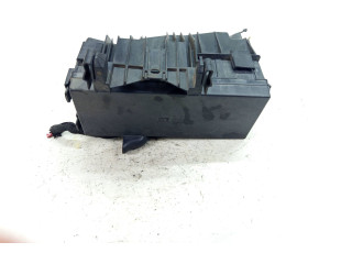 Блок предохранителей  DG1T-14A003-BA   Ford Flex    