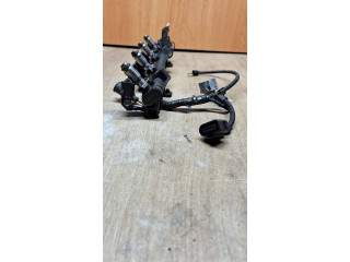 Топливная рампа 032133319 Volkswagen Golf III