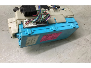 Блок предохранителей MR587875, G8C223M3C Mitsubishi Outlander