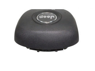 Подушка безопасности водителя 13393369 Jeep Cherokee