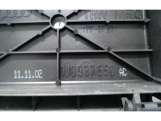 Блок предохранителей 1J0937550   Audi A3 S3 8L    