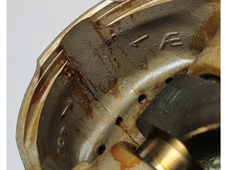 Поршень с шатуном 24233B Caterham 7 Super Seven