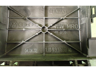 Блок предохранителей 1J0937550AG Skoda Octavia Mk1 (1U)