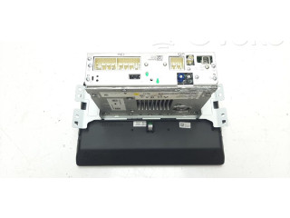 Радио/ проигрыватель CD/DVD / навигация