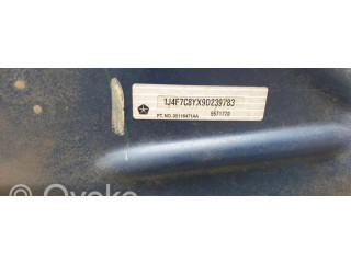 Блок предохранителей P68028007AD   Jeep Patriot    