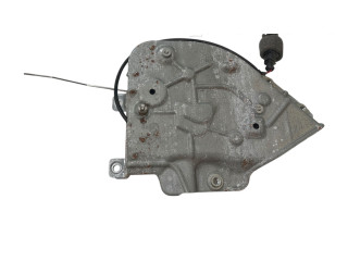 Zámek zadních dveří 2K0827201AB, H000156 Volkswagen Caddy 2011