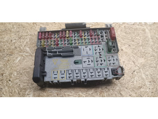 Pojistková skříňka 90504534 Opel Vectra B 1999