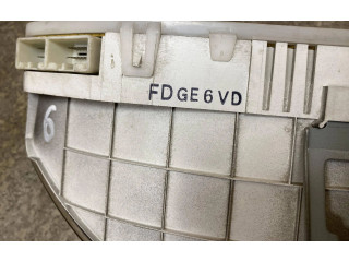 Панель приборов FDGE6VD Mazda 626