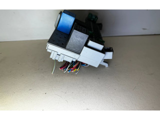   Pojistková skříňka 90240092, 90240665   Opel Astra F 1994