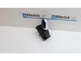 Блок предохранителей 8890977823, 8890977823 Lynk & co 01