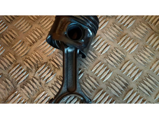 Píst BMW 3 E90 E91 pro naftový motor 2.0 N47