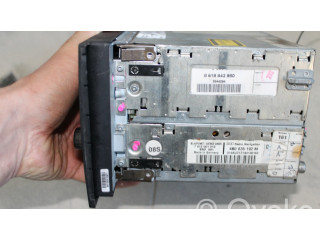 Радио/ проигрыватель CD/DVD / навигация