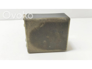 Крышка блока предохранителей 4604610 Chrysler Stratus