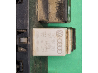 Блок комфорта 3c8937049d Volkswagen Caddy