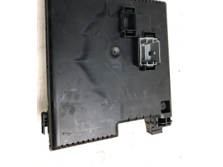 Блок предохранителей 12217789, 04W353 Volvo S80