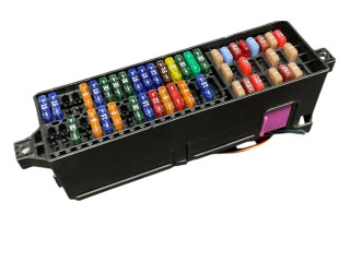 Блок предохранителей  5J0937615C   Skoda Rapid (NH)    