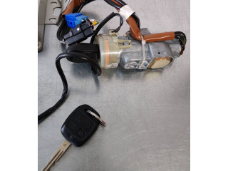 Комплект блоков управления 22611AJ160, A18000R1U   Subaru Forester SG