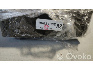 Блок предохранителей 96821082 Chevrolet Captiva