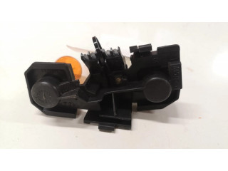 Держатель крышки лампы заднего фонаря