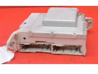 Блок предохранителей 82730-53021, 82730-53021 Lexus IS 220D-250-350